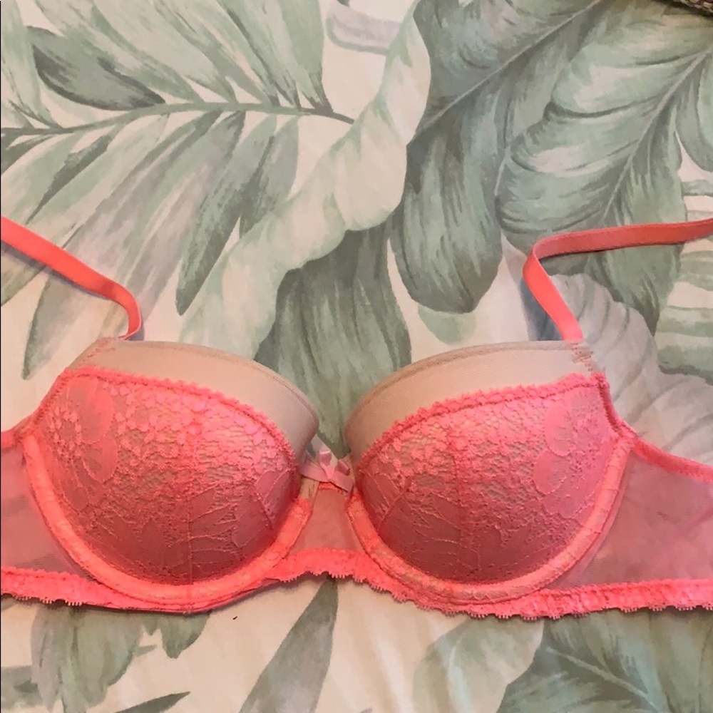Victoria Secrets Bra hot pink sexy